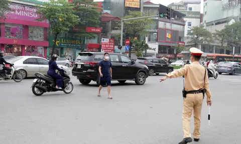 Từ nay, người đi bộ có thể bị phạt đến 600.000 đồng nếu đi vào phần đường này, rất nhiều người mắc phải