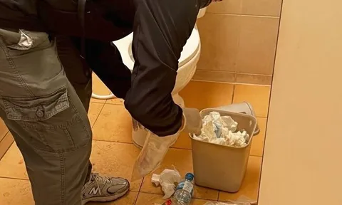 Nữ nhân viên quán cà phê bất ngờ sinh con trong bồn cầu: Bà mẹ trẻ khẳng định không hề biết mình mang thai