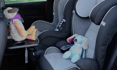 Mẹ mải 'vui vẻ' với người tình để quên con gái khuyết tật 13 tuổi tử vong trong xe nóng như thiêu