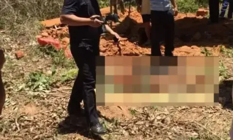 Mở quan tài, khám nghiệm tử thi sau 27 năm truy tìm hung thủ lẩn trốn: Gia đình sốc khi biết danh tính nghi phạm