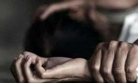 Ở nhà trọ giá rẻ, cô gái bất ngờ tố cáo bị 2 nam thanh niên xâm hại trong đêm