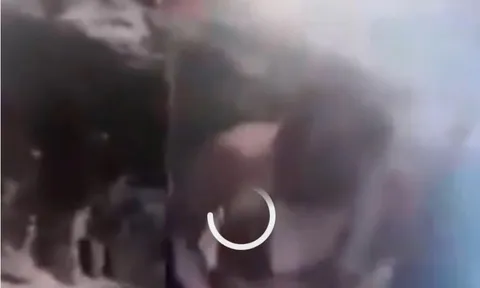 Khoảnh khắc cuối cùng: Thiếu nữ hoảng loạn tháo đai an toàn khi chơi dù lượn, rơi xuống biển tử vong