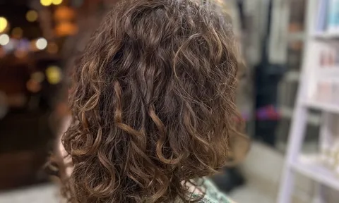 Bác sĩ cảnh báo 3 nhóm người nếu nhuộm tóc có thể gây ung thư bàng quang: Đừng chủ quan