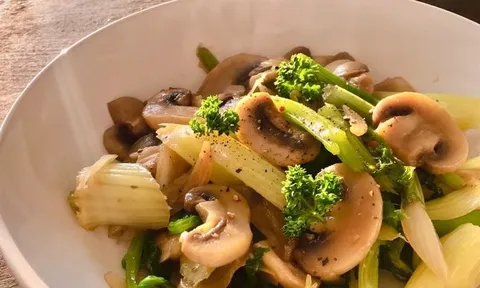 Loại rau 'trường thọ' bán đầy chợ kali gấp 12 lần chuối, tốt hơn nhân sâm tổ yến nhiều người không biết mà mua