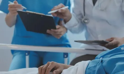 Nam sinh 19 tuổi đi khám phát hiện bệnh nguy hiểm: Thủ phạm là 4 món ăn phổ biến này, ai cũng từng dùng