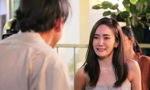 Đón bố dượng về chăm sóc, con gái hoảng hốt phát hiện bí mật sau những hành động bất thường mỗi đêm