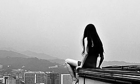 Bị lừa dối, bạo hành bởi người tình có vợ: Cô gái 20 tuổi nhảy lầu tự tử thương tâm