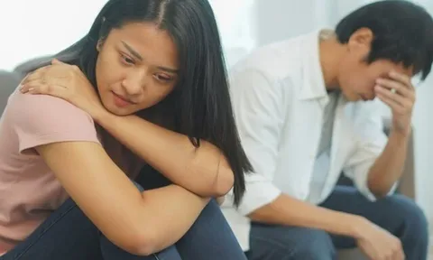 Vợ đi công tác, tôi nhận hàng ship tận nhà, sốc nặng khi phát hiện tờ ADN: Hóa ra tôi đang nuôi con của người khác