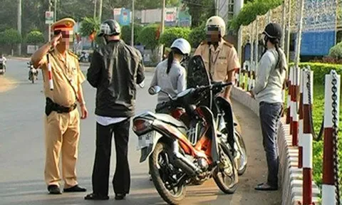 Từ nay: Dù chứng minh được đi xe máy của bố mẹ, người thân, trường hợp này vẫn bị phạt nặng, hết sức lưu ý tránh mất tiền