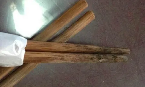 Cả nhà tử vong vì ung thư: Thủ phạm chính là loại đũa người Việt hay dùng, đừng tiếc rẻ hãy vứt ngay