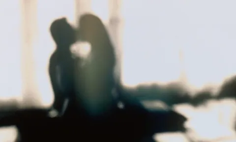 Camera hành trình phơi bày vợ ngoại tình với huấn luyện viên bơi, nhiều lần lén vào nhà nghỉ, còn đưa chồng vào cảnh ê chề