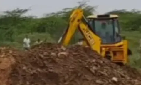 Người đàn ông ra tay tàn độc với em họ vì nghi ngoại tình với vợ, dùng máy xúc chôn sống phi tang: Nụ cười ám ảnh khi bị bắt