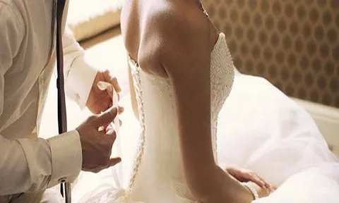 Cô dâu tử vong trong đêm tân hôn, tay nắm chặt chiếc chăn: Con trai cay đắng phát hiện thủ phạm chính là mẹ ruột