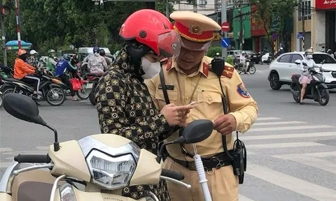 Từ nay đến Tết: Vợ chồng, người thân đi xe của nhau sẽ bị phạt tới 8 triệu đồng nếu không chú ý điều này, nhiều người chủ quan bỏ qua