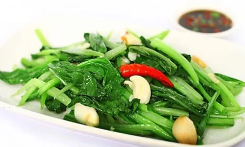 Loại rau giá vài nghìn bán đầy chợ mùa thu đông là 'thần dược xanh' bổ hơn nhân sâm, tiếc là nhiều người không biết