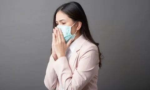 Nữ sinh 21 tuổi bị ho, đi khám mắc ung thư phổi giai đoạn cuối, qua đời sau 5 ngày: Cảnh báo dấu hiệu quen thuộc hay chủ quan bỏ qua