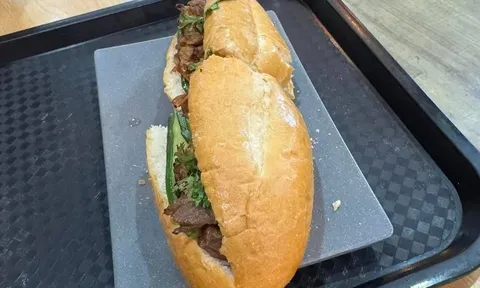 Một suất bánh mì tại sân bay Nội Bài giá 208.000 đồng: Bên trong có gì?