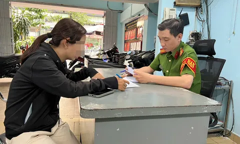 Vợ trình báo công an bị 2 thanh niên cướp tài sản nhưng camera tiết lộ sự thật khiến chồng sững sờ