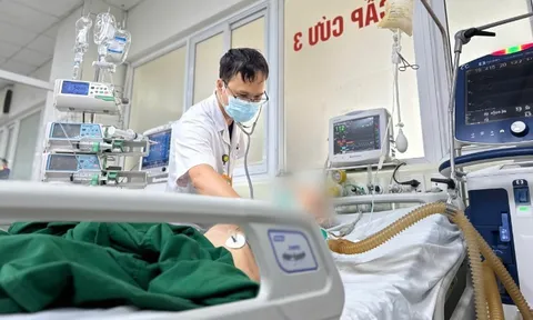 Tiêm chữa đau vai-gáy, cụ ông U70 bị liệt nửa người: Bác sĩ lưu ý điều này, nhiều người sẽ thấy hình bóng mình đâu đó