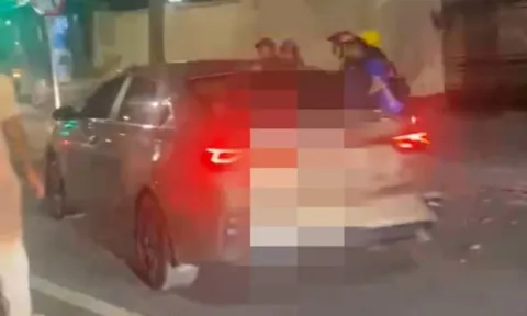 Công an xác minh thông tin ô tô va chạm với xe máy rồi bỏ chạy trên đường Hoàng Hoa Thám, Hà Nội