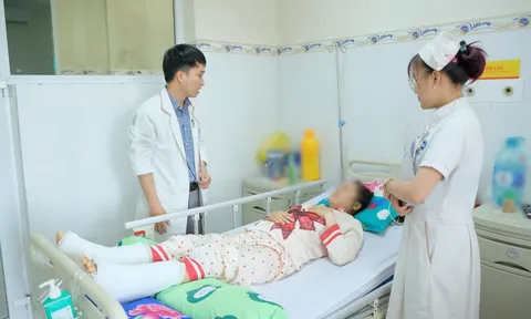 Thang máy rơi tự do khiến một phụ nữ bị chấn thương nghiêm trọng