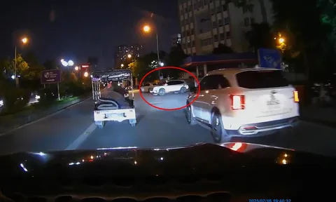 Hành vi bất thường của nam giảng viên lái ô tô trước khi gây tai nạn kinh hoàng khiến nhiều người nóng mặt