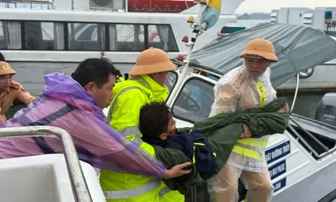 Con số thiệt mạng thương tâm vụ lật tàu du lịch chở 53 người trên vịnh Hạ Long, đau xót mới vớt được 3 thi thể