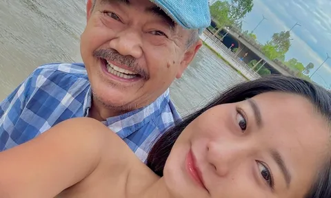 Tiết lộ về người nghệ sĩ Nhân dân U70 được bạn gái kém 36 tuổi cầu hôn tại Huế: Khoảnh khắc trao nhẫn khiến bao người ngưỡng mộ