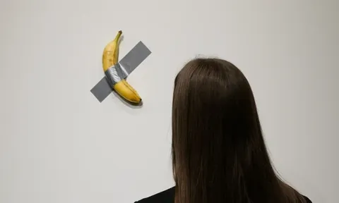 Thông tin bất ngờ về quả chuối nghệ thuật giá 120.000 USD, ai đã ăn mất nó?