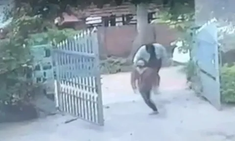 Ông nội báo công an tìm cháu bị 2 người phụ nữ lạ mặt chạy vào nhà bế lên ô tô: Tiết lộ bất ngờ về người bế đứa trẻ