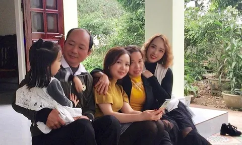 Bố hẹn 1 tiếng nữa sẽ mang đồ cho con gái cách nhà 160km, check camera và nghe lời nói dối, người con chỉ biết ôm mặt khóc