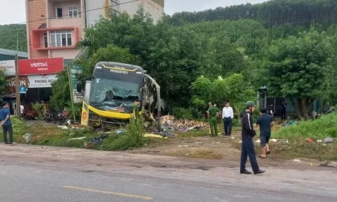 Vụ lật xe khách ở Hà Tĩnh 9 người tử vong, hơn 10 người bị thương: 1 thông tin vô cùng đau lòng, liên quan hành khách