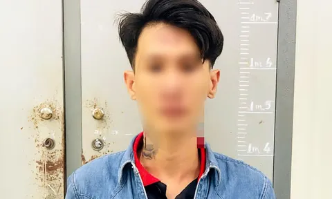 Lộ clip 6 phút 34 giây trong điện thoại của tình trẻ quay cảnh quan hệ, bạn gái hơn tuổi ngậm ngùi chi 30 triệu đồng "xử lý gấp"