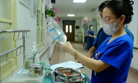 Tin vui: Bộ Y tế đề xuất tăng lương khởi điểm cho bác sĩ, cụ thể thế nào?