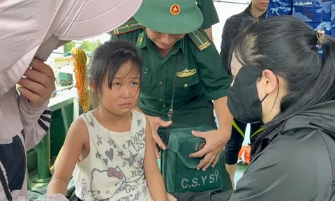 13 tiếng trôi dạt trên biển của hai bố con ở Nghệ An: Người bố chia sẻ điều may mắn nhất, mang tính sống còn