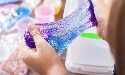 Bé trai phù mạch sau 30 phút chơi slime: Tiết lộ gây sốc về "chất nhờn ma quái"