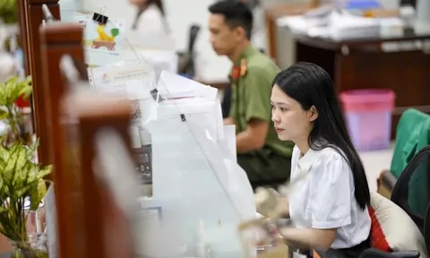 Tin vui: Bộ Chính trị, Ban Bí thư yêu cầu xử lý dứt điểm chính sách với cán bộ, công chức chịu ảnh hưởng từ sắp xếp tổ chức trước ngày 31/8