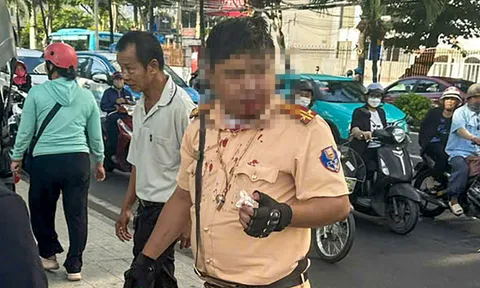 Hé lộ động cơ phi lý của người đàn ông nước ngoài "tác động vật lý" vào cảnh sát giao thông giữa phố