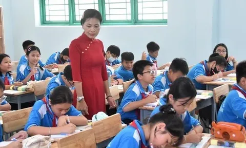 Quốc Hội chính thức chốt Bảng lương đội ngũ giáo viên từ 1.1.2026 được xếp cao nhất trong hệ thống thang bậc lương hành chính sự nghiệp thì bảng lương dự kiến sẽ như thế nào theo đề xuất của Dự thảo Nghị định?