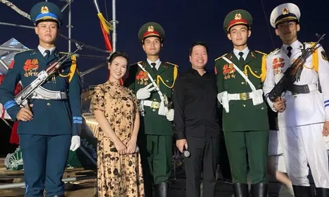 Võ Hạ Trâm được chiến sĩ từng duyệt binh tại Quảng trường Đỏ xin chụp ảnh, nghe cách xưng hô mà dân tình "bật ngửa"