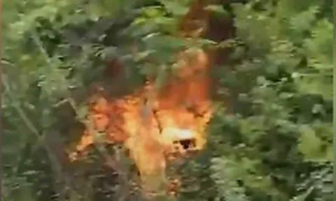 8 người trên một ô tô tử vong sau khi xe lao xuống mương, bốc cháy dữ dội: Đau lòng có bé gái 10 tháng tuổi và 5 phụ nữ