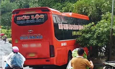 Lào Cai: Xe khách chở 38 người gặp tai nạn kinh hoàng, hậu quả rất thương tâm