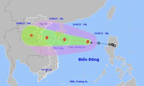 Tin bão số 5 mới nhất: Đang tăng cấp hướng thẳng vào vùng biển Thanh Hóa - Huế