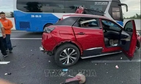 Hé lộ nguyên nhân ban đầu khiến ô tô con bị vò nát sau tai nạn kinh hoàng trên cao tốc Hà Nội - Hải Phòng