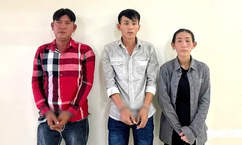 Được "bồ tát" chở về tận nhà, người phụ nữ tá hỏa mất sạch vàng