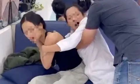 Clip 47 giây ghi lại khoảnh khắc 1 phụ nữ mặc áo blouse hung hăng tấn công khách hàng tại phòng khám nha khoa ở TP.HCM: Hé lộ nguyên nhân ban đầu gây nhức nhối