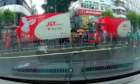 Bắt tài xế J&T Express đánh đồng nghiệp ngay giữa đường bằng hung khí gây bức xúc