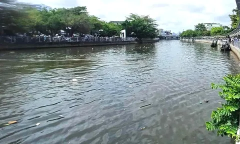 Phát hiện thi thể người đàn ông trôi trên sông Cà Mau: Trên người nạn nhân có gì?