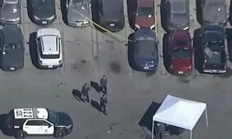 Phát hiện thi thể người trong xe hơi của nam ca sĩ nổi tiếng: Bí ẩn quanh danh tính người thiệt mạng