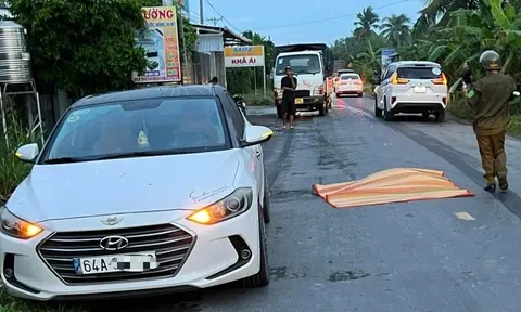 Người đàn ông lao vào xe tải tử vong sau khi dùng búa đánh vào đầu 1 phụ nữ: Hé lộ 1 chi tiết rất đau lòng